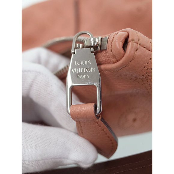 Louis Vuitton Mahina Selene PM Semi-shoulder Bag Rose Poodle - Picture 7 of 9